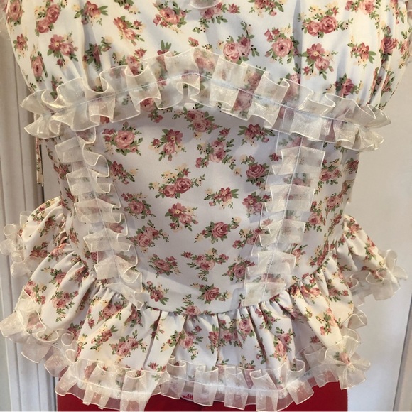 Adorable Floral Crop Top with Sheer Ruffle Trim and Bow Knot Straps - Picture 4 of 7